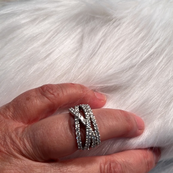 Women’s diamond ring - Picture 2 of 4